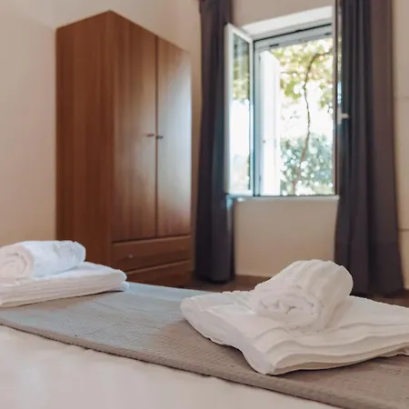Mk Hospitality * Каламата